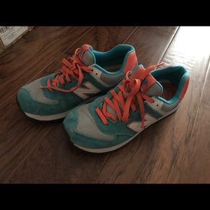 Retro style New Balance Tennis Shoes